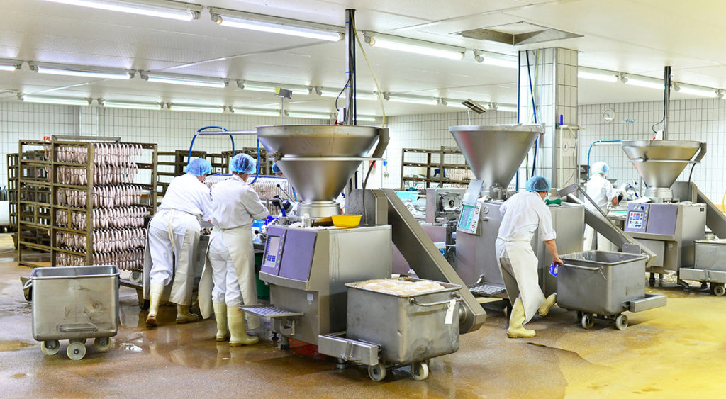 Lebensmittelindustrie - Wurstherstellung // Food Industry