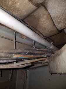 Ravages Rongeurs : Prévenir les incendies causés par les rats qui rongent les câbles électriques ! Les dangers invisibles de la présence des rats : ces rongeurs voraces peuvent non seulement dévorer vos fils électriques, mais aussi menacer la sécurité de votre maison.