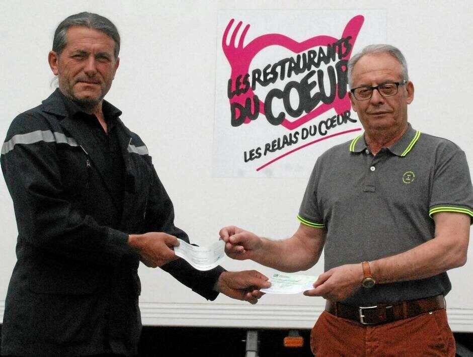 Bioneo - Nos engagements - Soutien aux Restos du Coeur BIONEO remet chaque année un chèque de soutien aux Restos du Coeur de Vendée