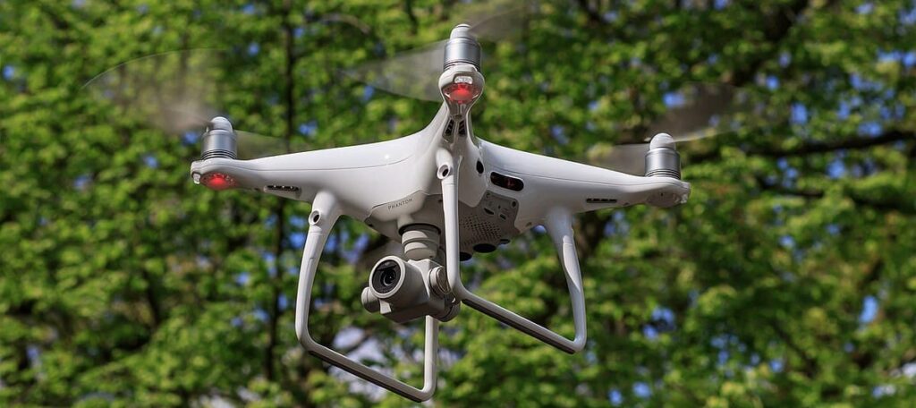 Un drone appartenant à BIONEO pour l'inspection et la désinfection de bâtiments